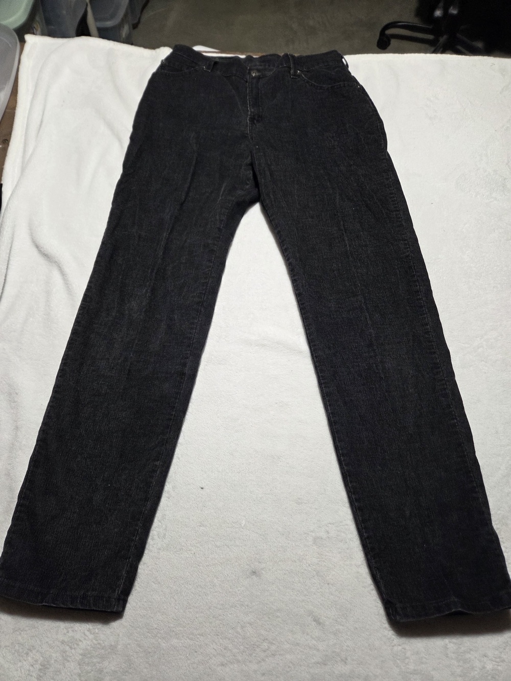 Vintage Levis 550 Jeans Men 32 x 32 Black Corduroy Relaxed Fit Tapered